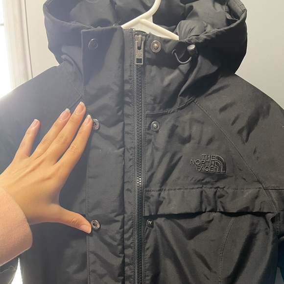 The North Face winter coat - Picture 5 of 12